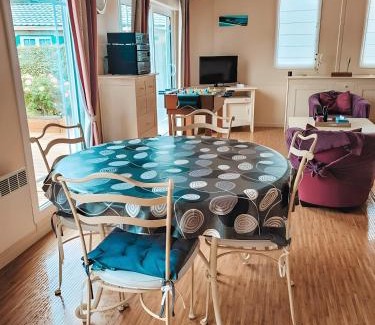 Caurel Chalet De Esquí | Chalet Du Bonheur Lac De Guerledan