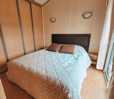 Caurel Chalet De Esquí | Chalet Du Bonheur Lac De Guerledan