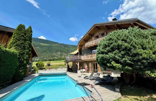 Seez Chalet De Esquí | Chalet du chat - sleeps 10, fireplace, jacuzzi, pool, parking
