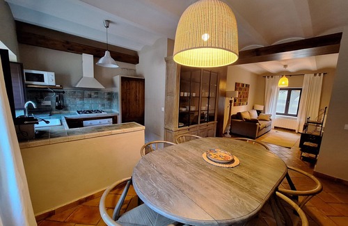 Las Nogueras Casa | Chalet 'El Pinar De La Lobera' con vistas a la montaña, piscina compartida y Wi-Fi