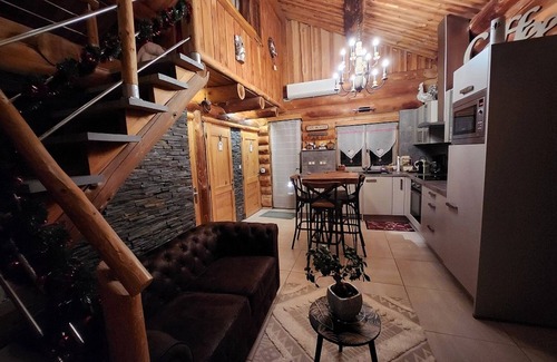 Montmurat Chalet De Esquí | CHALET / ALQUILER INUSUAL en LOGS 5 pers CON SPA