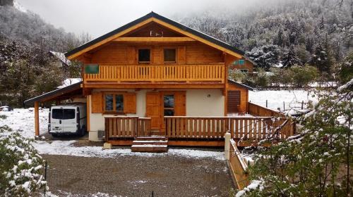 Venosc Chalet De Esquí | Chalet Enchanteur à Venosc avec Vue Panoramique et Jacuzzi