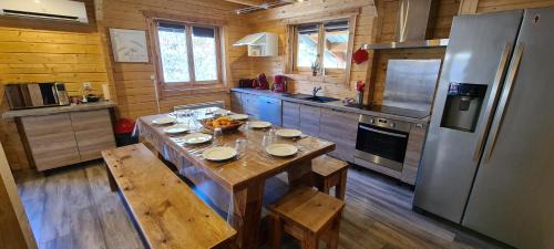 Venosc Chalet De Esquí | Chalet Enchanteur à Venosc avec Vue Panoramique et Jacuzzi