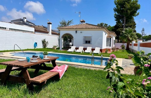 Los Gallos-Cerromolino Casa | Chalet Manku, con piscina privada