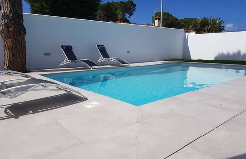 Los Gallos-Cerromolino Chalet De Esquí | CHALET ARRILUZE A 2 KM DE LA PLAYA DE LA BARROSA