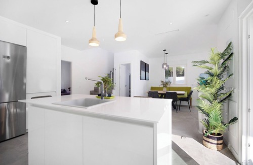 Los Gallos-Cerromolino Villa | Chalet 'Villa Moderna En Chiclana' con piscina privada, Wi-Fi y aire acondicionado