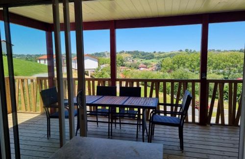 Hasparren Apartamento | Chalet Etxean, de 1 à 6 personnes avec Barbecue, Parking et Piscine