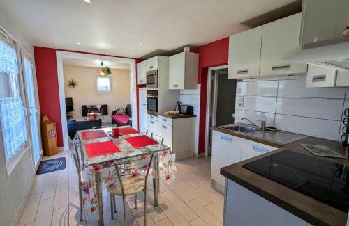 Ban-sur-Meurthe-Clefcy Casa | Chalet familial avec grand jardin et équipements pour enfants, à 500m du centre de Ban-sur-Meurthe - FR-1-589-33