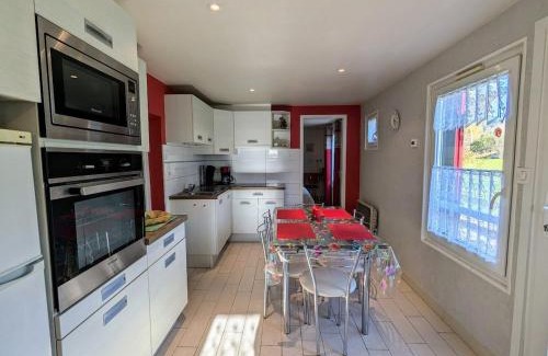 Ban-sur-Meurthe-Clefcy Casa | Chalet familial avec grand jardin et équipements pour enfants, à 500m du centre de Ban-sur-Meurthe - FR-1-589-33