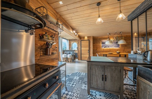 Besse-et-Saint-Anastaise Chalet De Esquí | Super-Besse resort - Chalet completo renovado con vista dominante ♡