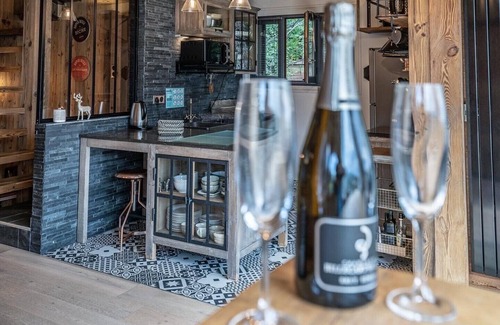 Besse-et-Saint-Anastaise Chalet De Esquí | Super-Besse resort - Chalet completo renovado con vista dominante ♡