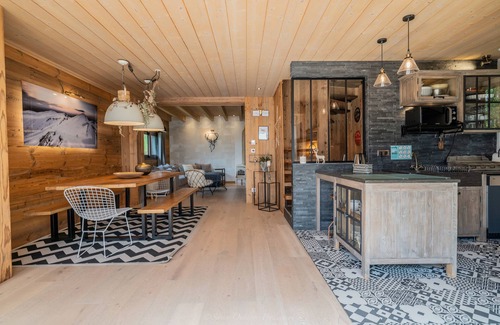 Besse-et-Saint-Anastaise Chalet De Esquí | Super-Besse resort - Chalet completo renovado con vista dominante ♡