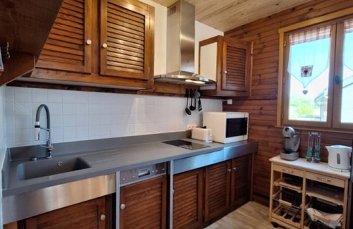 Besse-et-Saint-Anastaise Chalet De Esquí | Chalet TIMYARI-Renovated -Cosy-Terrace-Parking-Sauna-Mountain view-Wi-fi