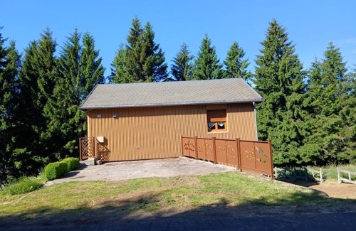 Besse-et-Saint-Anastaise Chalet De Esquí | Chalet TIMYARI-Renovated -Cosy-Terrace-Parking-Sauna-Mountain view-Wi-fi