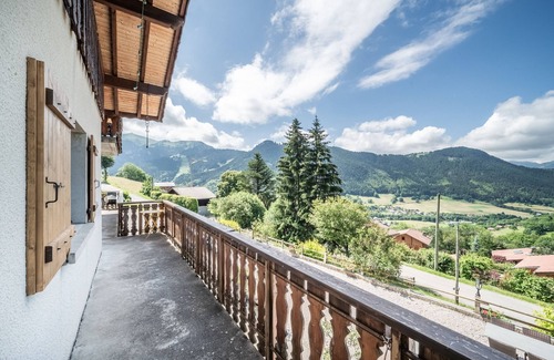 Bernex Chalet De Esquí | Chalet "Gîtes Le Titlis" con vistas a la montaña, piscina privada y Wi-Fi