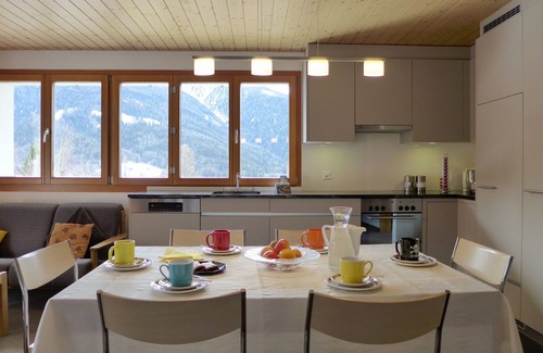 Buerchen Apartamento | Chalet Gredetsch 6B by Interhome