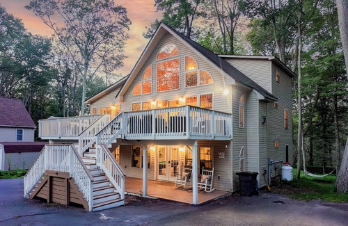 Locust Lake Village Casa | Chalet- Hot Tub - Fire Pit