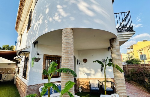 Almayate Bajo Chalet De Esquí | Chalet ideal para familias, a 900m de la playa !