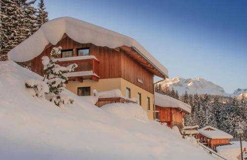 Annaberg im Lammertal Chalet De Esquí | Chalet in Annaberg-Lungötz with a community pool