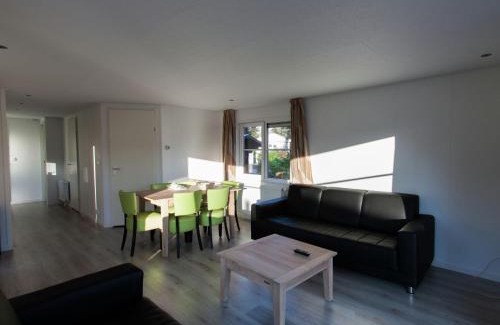 De Bult Casa | Chalet in De Bult by the pond