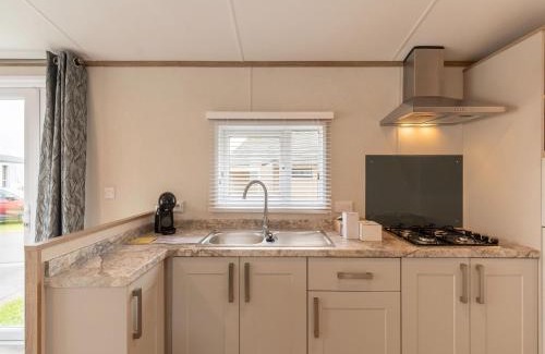 Vlissegem Chalet De Esquí | Chalet in De Haan near Sandy Beaches