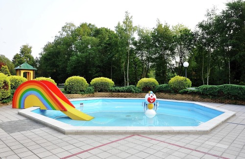 Baarle-Nassau Chalet De Esquí | Chalet en parque vacacional con terraza