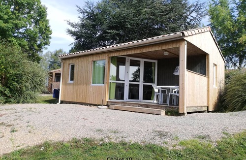 Mialet Chalet De Esquí | CHALET EN LAGUNA FRONTERA, PERIGORD VERDE, piscina, calma ideal y descanso.