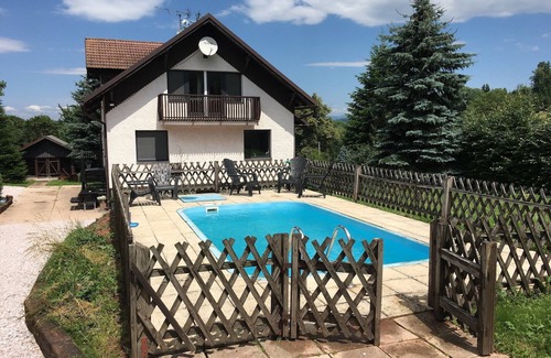 Levinska Olesnice Casa | Casa de vacaciones con piscina privada