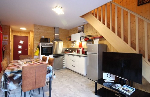 Mont-Dore Chalet De Esquí | Chalet en Mont-Dore, 8 pers, 3 hab, mascotas permitidas, parking, terraza, cerca del centro