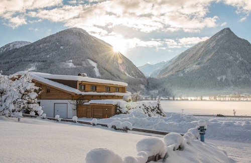 Schonbach Apartamento | Chalet en Neukirchen con vistas a montañas