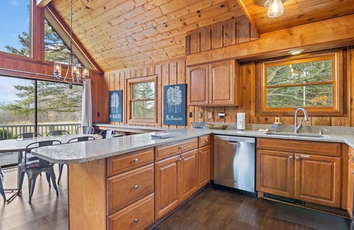 Bellaire Chalet De Esquí | Chalet en Shanty Creek Resort - ¡Reserve ahora para escapadas de otoño!