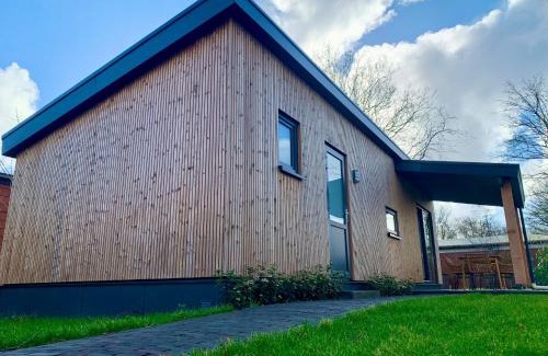 Sint Maartensvlotbrug Casa | Chalet in Sint Maartenszee near Sandy Beach