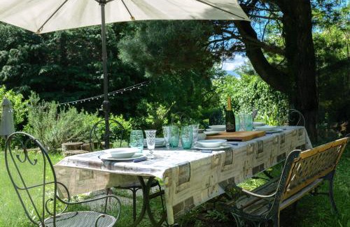Nebbiuno Chalet De Esquí | Chalet in the Woods House for 8 Persons and Large Garden