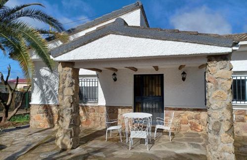 Puerto Rey Casa | Chalet independiente con amplio jardín y barbacoa AT - CC-00678