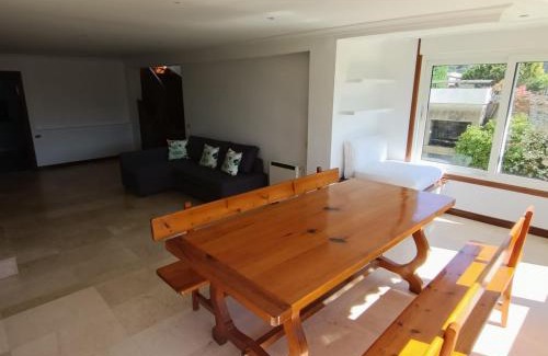 Oia Casa | Chalet independiente zona Coruxo