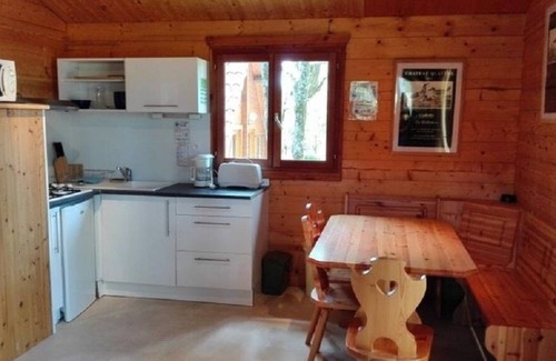 Saint-Cirq-Lapopie Chalet De Esquí | CHALET KNOWS THE CHARM OF ALL WOOD SPACIOUS STAY