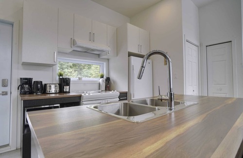 Chertsey Chalet De Esquí | Chalet L'Hérisson (Lakefront, Spa, BBQ, forest)