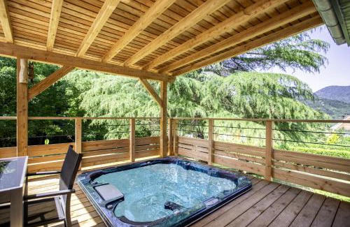 Masevaux-Niederbruck Chalet De Esquí | Chalet 'La Forêt Enchantée', nature, calme et jacuzzi au coeur de la Vallée