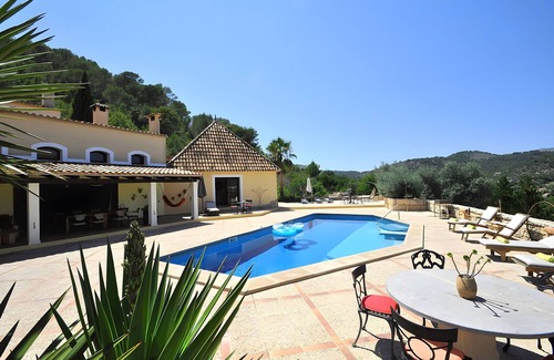 Andraitx Chalet De Esquí | Chalet 'La Perla Negra' con piscina privada, jardín privado y Wi-Fi
