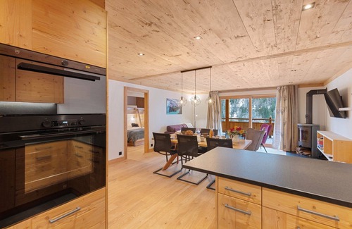 Grimentz Apartamento | Chalet Larchwood by Mrs Miggins 2