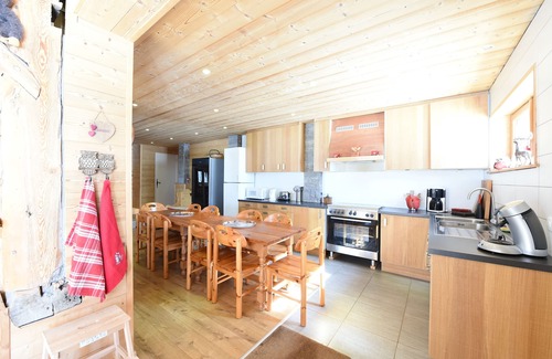 Mieussy Chalet De Esquí | GRAND CHALET ALPAGE CÓMODO EN EL PIE DE PISTAS con SAUNA