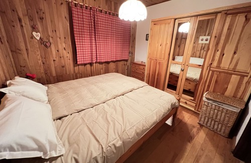 Mittlach Chalet De Esquí | Chalet 'Les Airelles' with Mountain View, Private Terrace and Wi-Fi