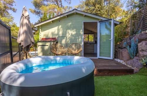 Saint-Raphael Cabina | Chalet 'Les Messugues' with Private Terrace, Wi-Fi and Air Conditioning