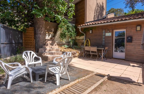 Saint-Raphael Cabina | Chalet 'Les Messugues' with Private Terrace, Wi-Fi and Air Conditioning