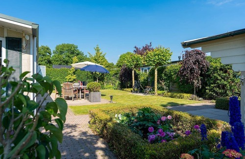 Goedereede Casa | Detached chalet with a panoramic view.