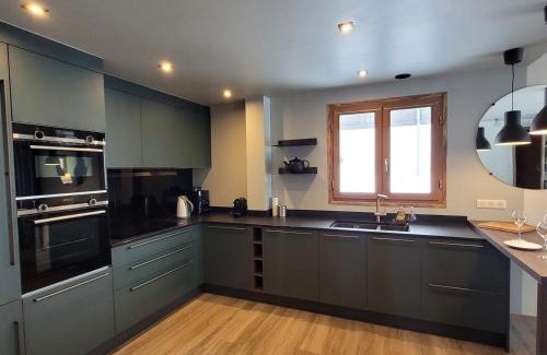 Les Gets Chalet De Esquí | Chalet lumineux 3* proche lac et pistes, calme, 80m VTT/ski, 2 parkings, WiFi, équipé pour 10 pers. - FR-1-598-87