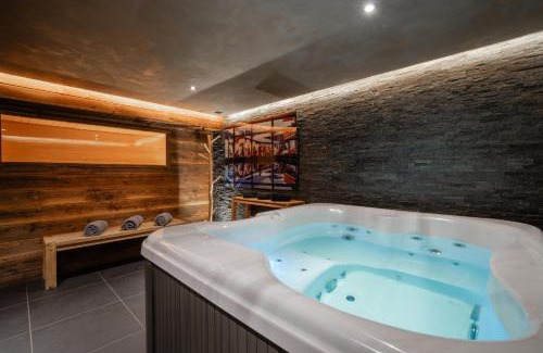 Monetier-les-Bains Casa | Chalet Luxe piscine et spa 18 personnes serrechevalierholidays