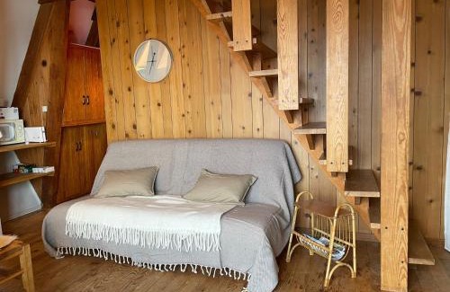 Besse-et-Saint-Anastaise Chalet De Esquí | Chalet montagnard avec balcon, proche piste et centre - FR-1-814-77