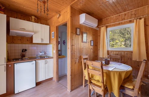 Rouffiac-des-Corbieres Chalet De Esquí | Chalet 'Maroc' con vistas a la montaña, piscina compartida y terraza privada