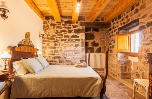Sant Mateu de Bages Otro | Chalet "Masia Can Pla" con piscina y Wi-Fi